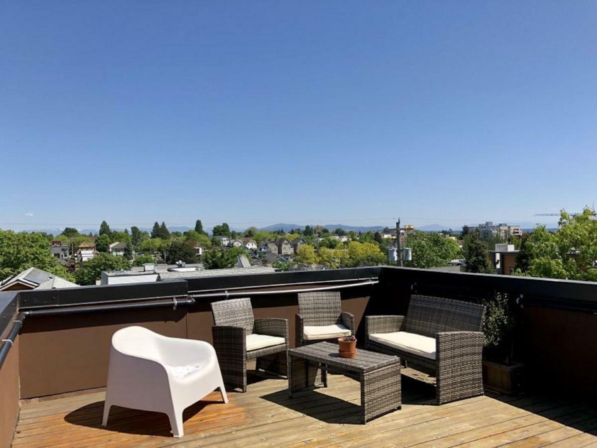 Modern Home With Rooftop Oasis Seattle Exterior foto